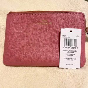 Coach Corner zip Wristlet Style 58032